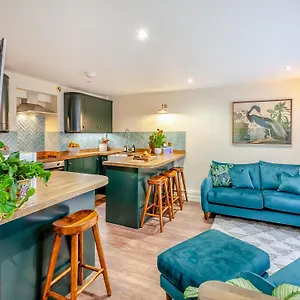  Holiday home The Garden Flat United Kingdom